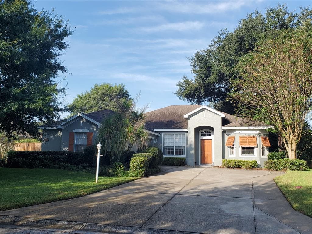2905 LAUREL MEADOW COURT PLANT CITY, FL 33566