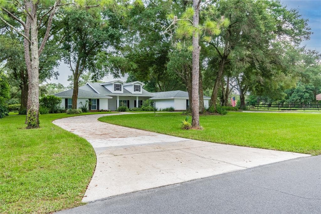 1717 GREEN MEADOW DRIVE LUTZ, FL 33549