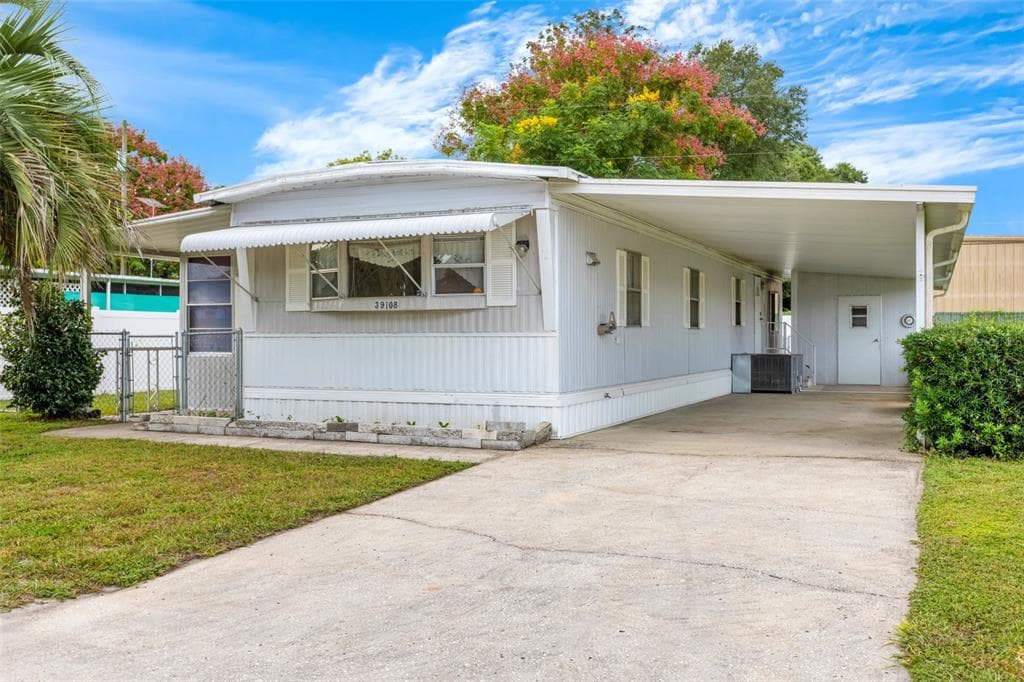 39108 OLA AVENUE ZEPHYRHILLS, FL 33542
