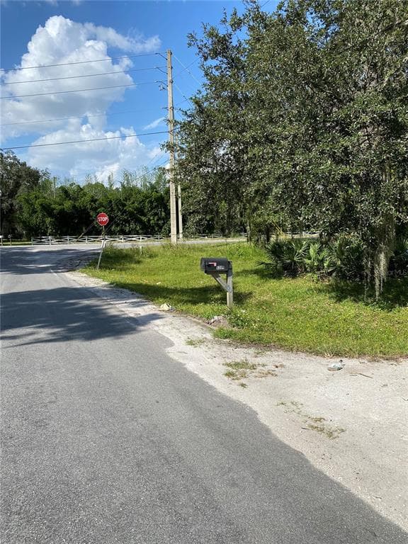 6204 LUNN WOODS DRIVE LAKELAND, FL 33811
