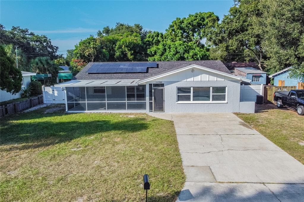 11395 114TH TERRACE SEMINOLE, FL 33778