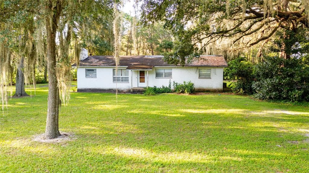 1735 W C 48 BUSHNELL, FL 33513