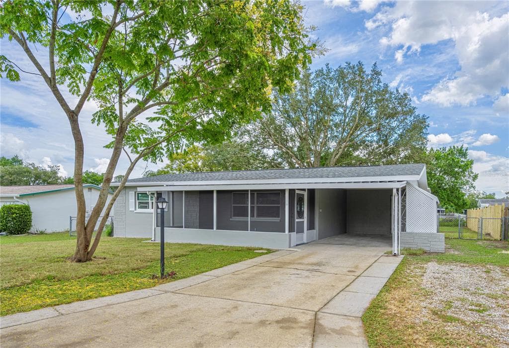 105 S TYLER STREET BEVERLY HILLS, FL 34465