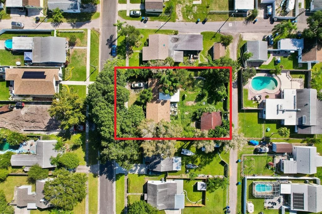 930 57TH AVENUE N ST PETERSBURG, FL 33703