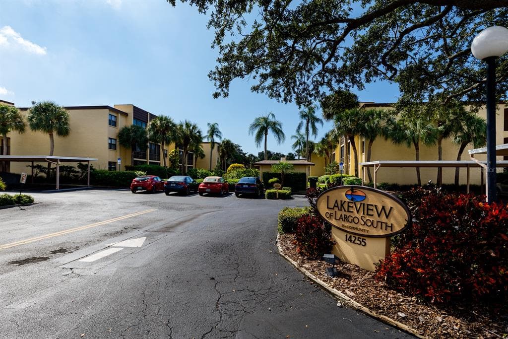 14255 ROSEMARY LANE UNIT 8106 LARGO, FL 33774
