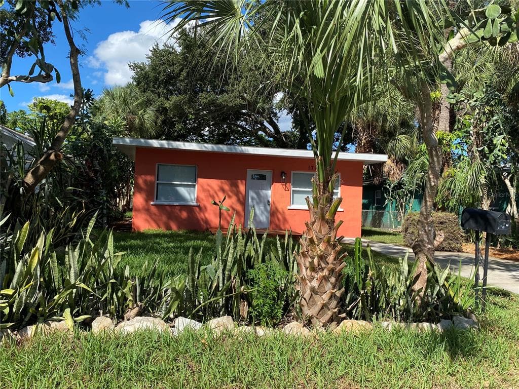 1735 15TH AVENUE S ST PETERSBURG, FL 33712