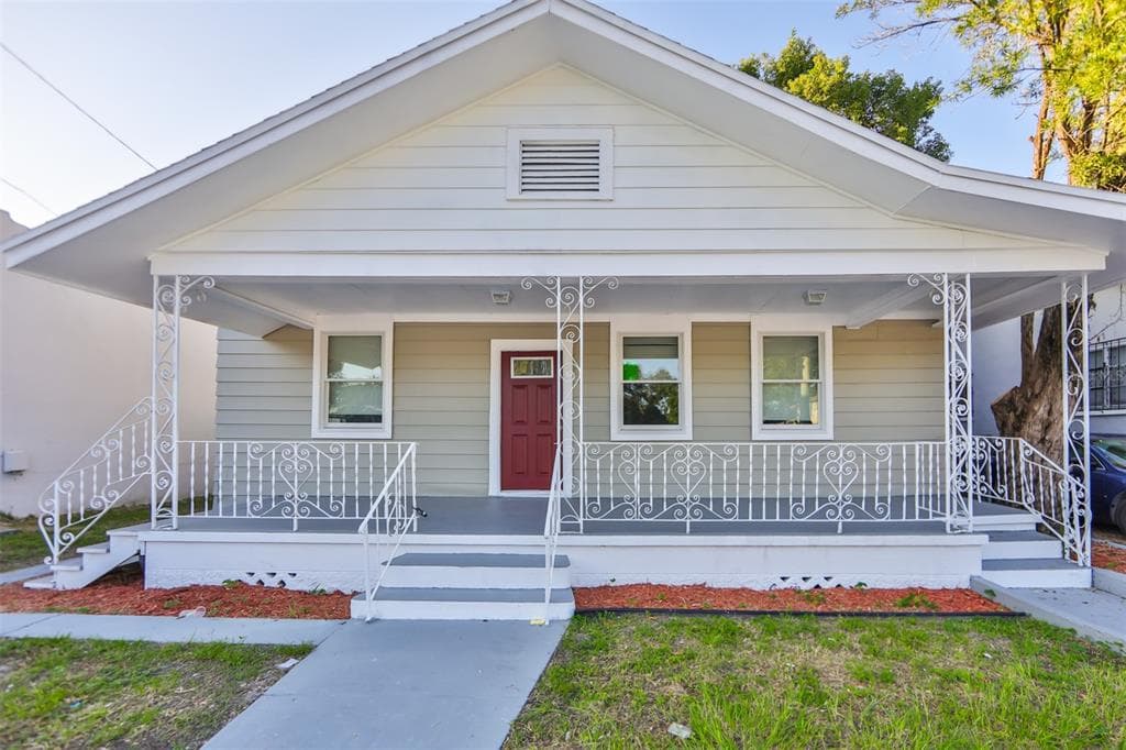 1021 E COLUMBUS DRIVE TAMPA, FL 33605