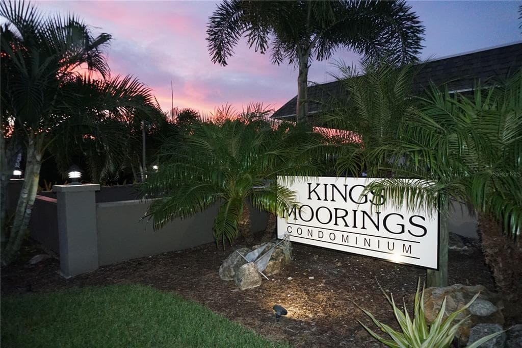4500 37TH STREET S UNIT 204 ST PETERSBURG, FL 33711