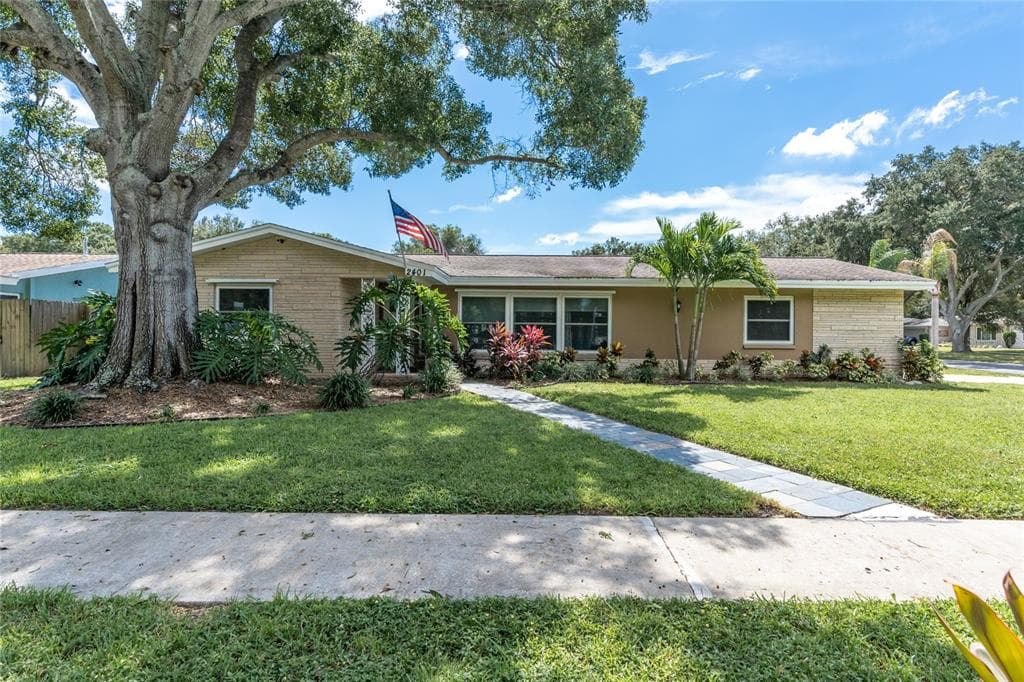 2401 SUMMERLIN DRIVE CLEARWATER, FL 33764