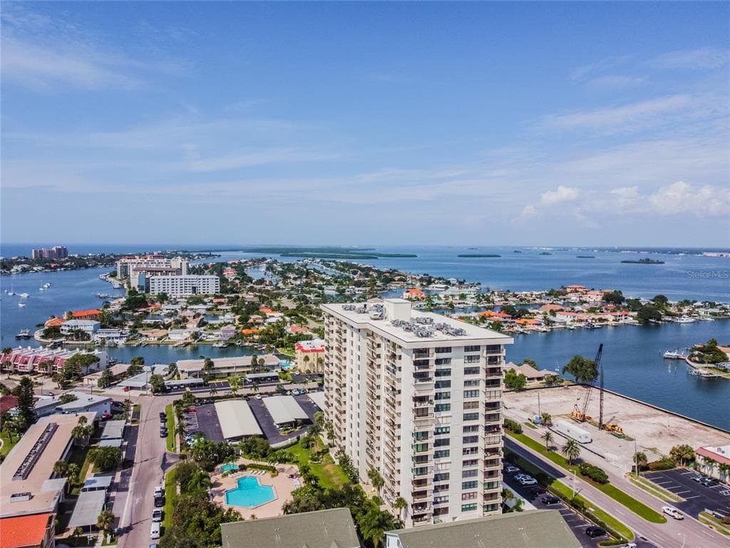 400 ISLAND WAY UNIT 612 CLEARWATER, FL 33767