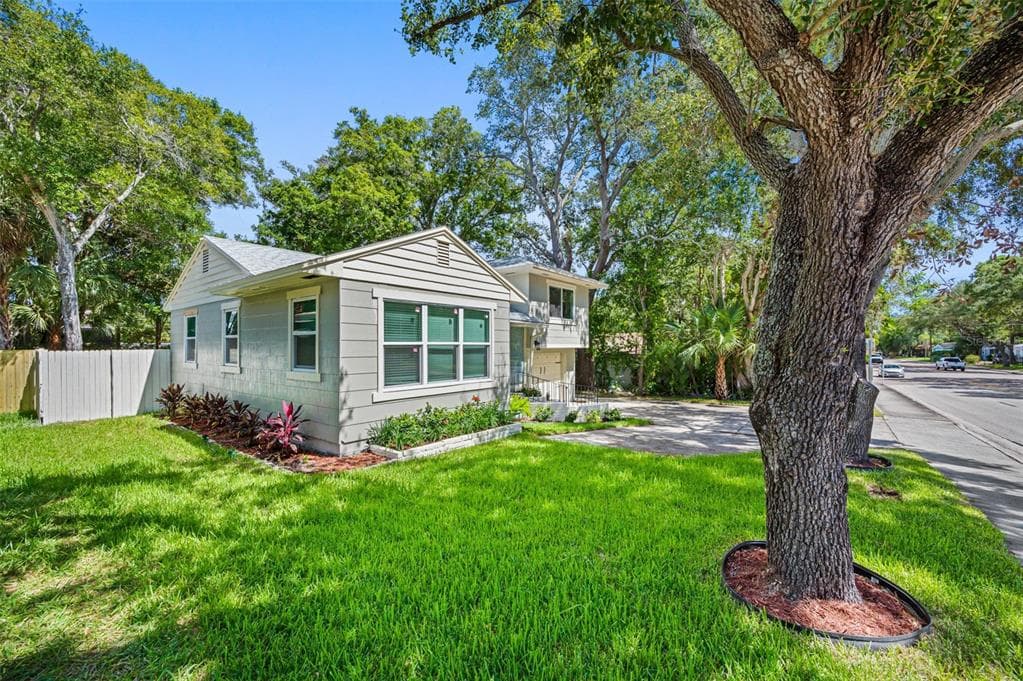 821 38TH AVENUE N ST PETERSBURG, FL 33704