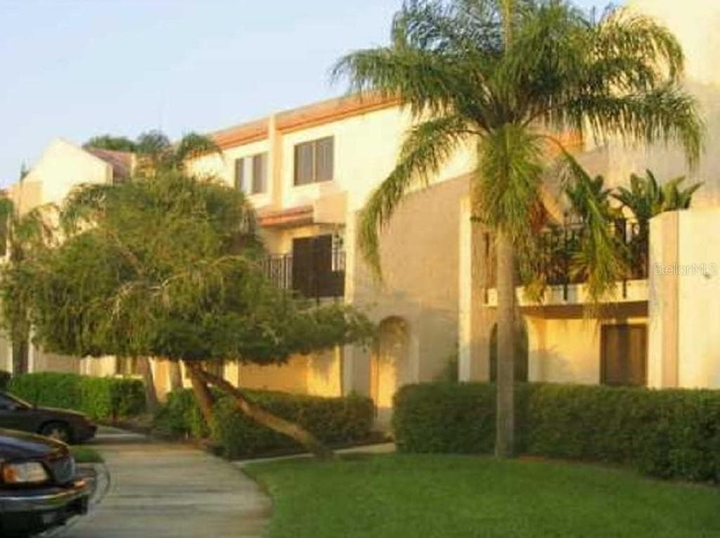 6306 GRAND BAHAMA CIRCLE UNIT C TAMPA, FL 33615