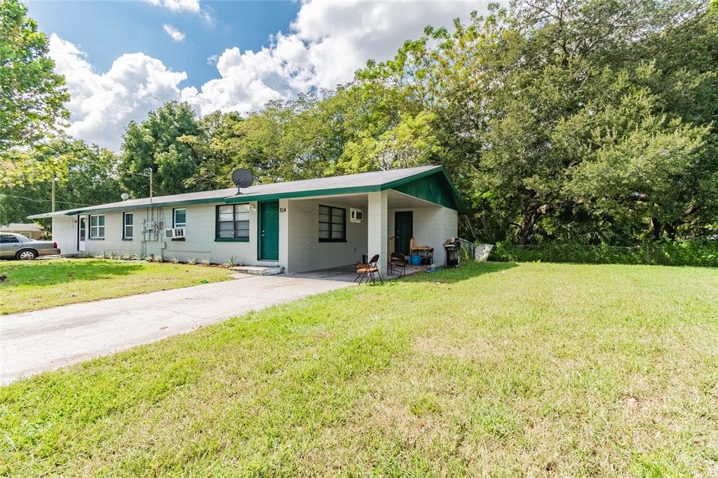 202 8TH STREET NE RUSKIN, FL 33570