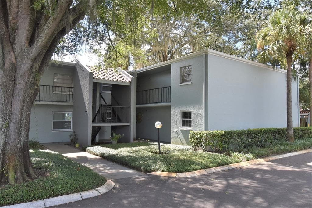 2812 SOMERSET PARK DRIVE UNIT 201 TAMPA, FL 33613