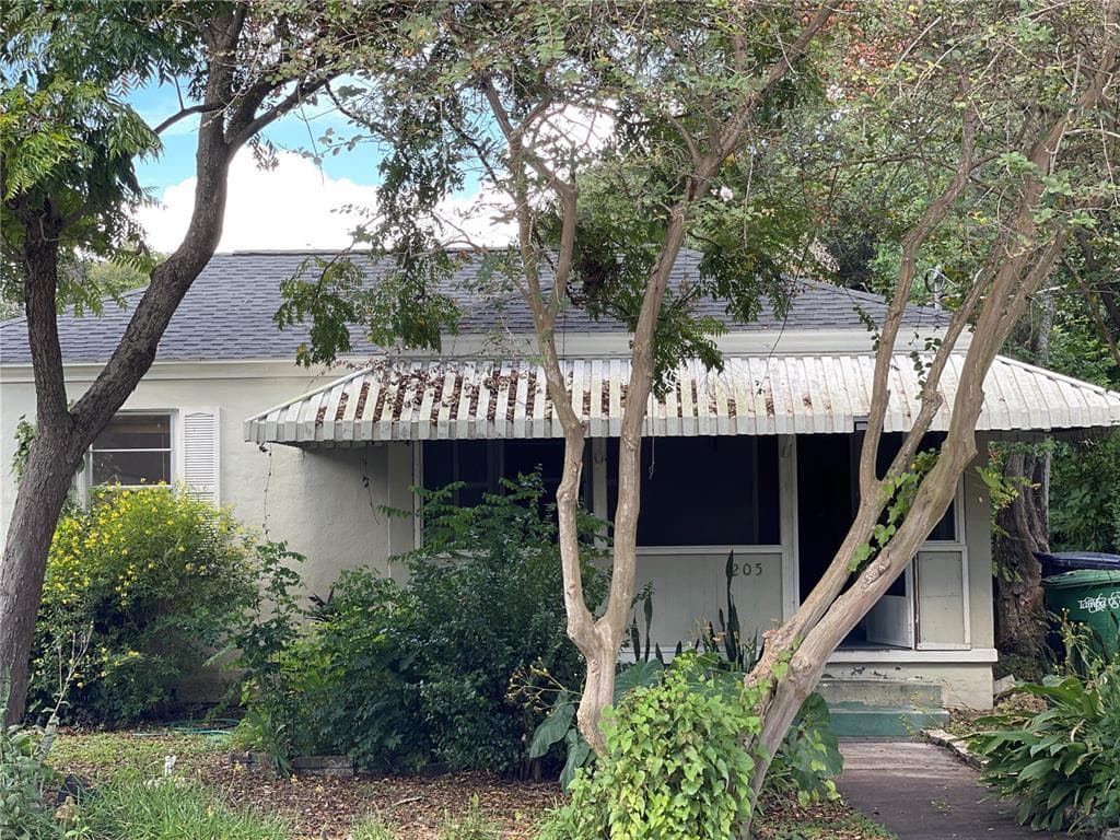 205 W ALVA STREET TAMPA, FL 33603
