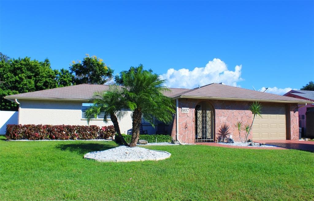 8852 TROPICAL PALM WAY PORT RICHEY, FL 34668