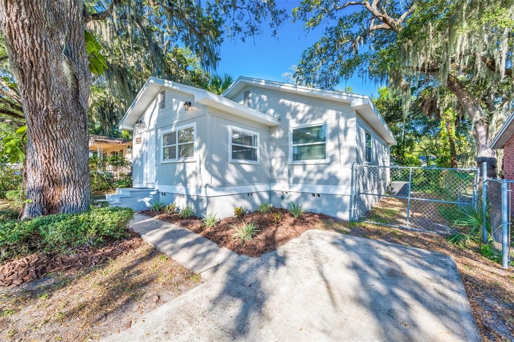2500 UNION STREET S ST PETERSBURG, FL 33712