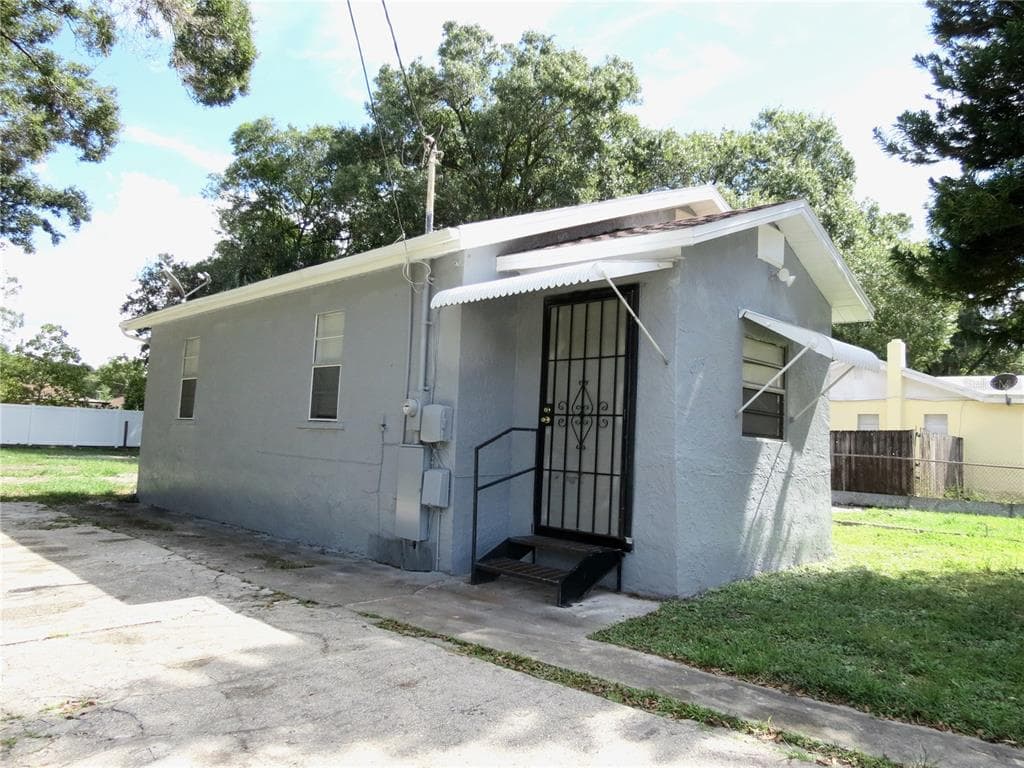 6919 N DAKOTA AVENUE TAMPA, FL 33604