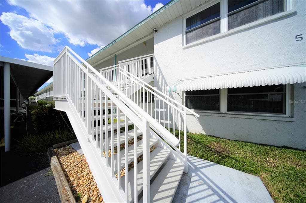 5347 81ST LANE N UNIT 26 ST PETERSBURG, FL 33709