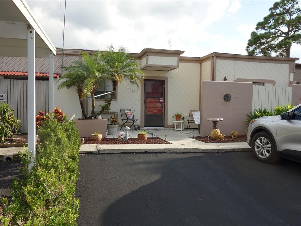 4324 SUSSEX STREET HOLIDAY, FL 34691