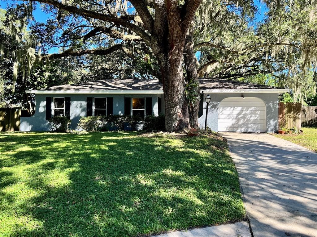 604 HUNTINGTON STREET BRANDON, FL 33511