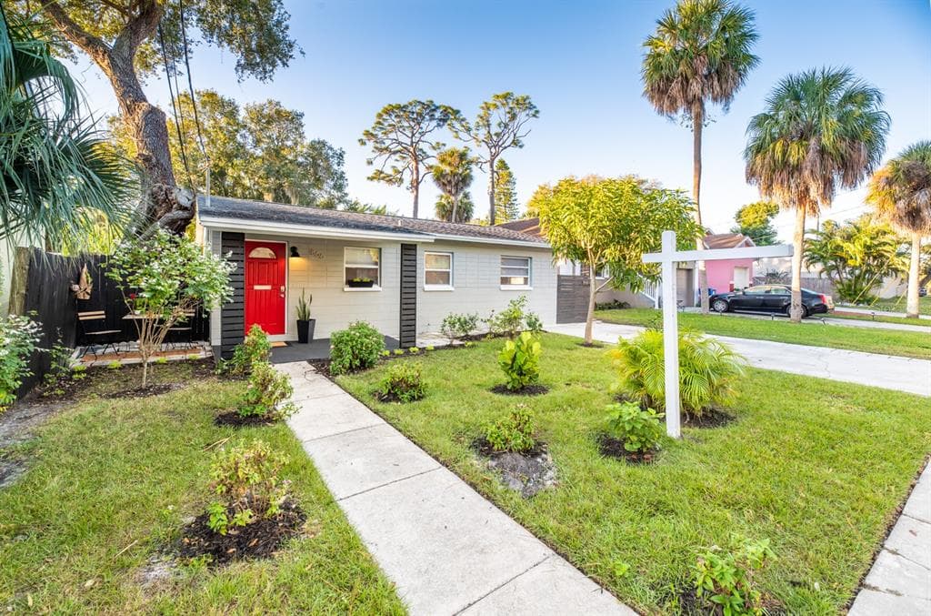 866 30TH AVENUE S ST PETERSBURG, FL 33705