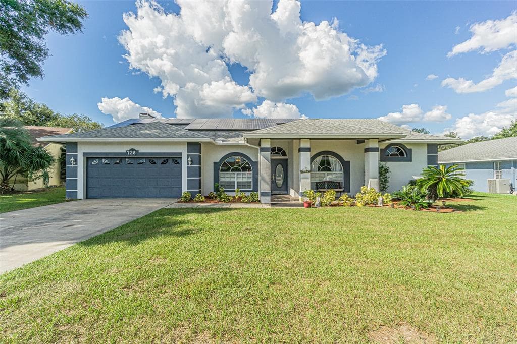 728 HUNTERS RUN BOULEVARD LAKELAND, FL 33809