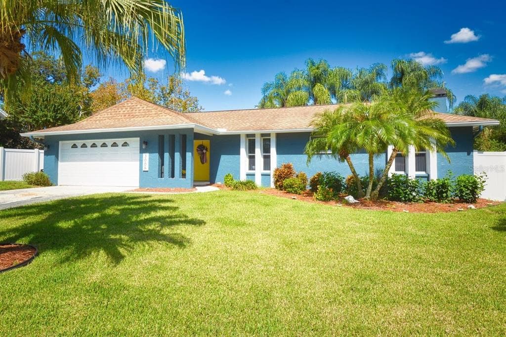 3006 OAK FOREST DRIVE N CLEARWATER, FL 33759