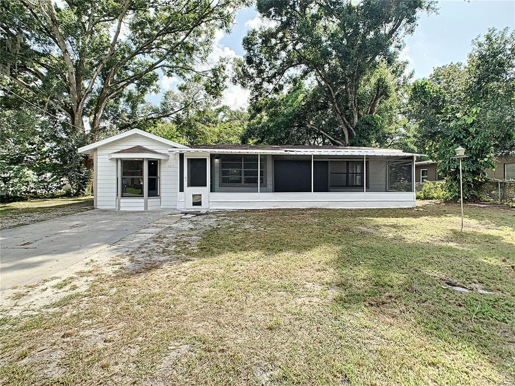 6817 THOMAS CIRCLE TAMPA, FL 33619