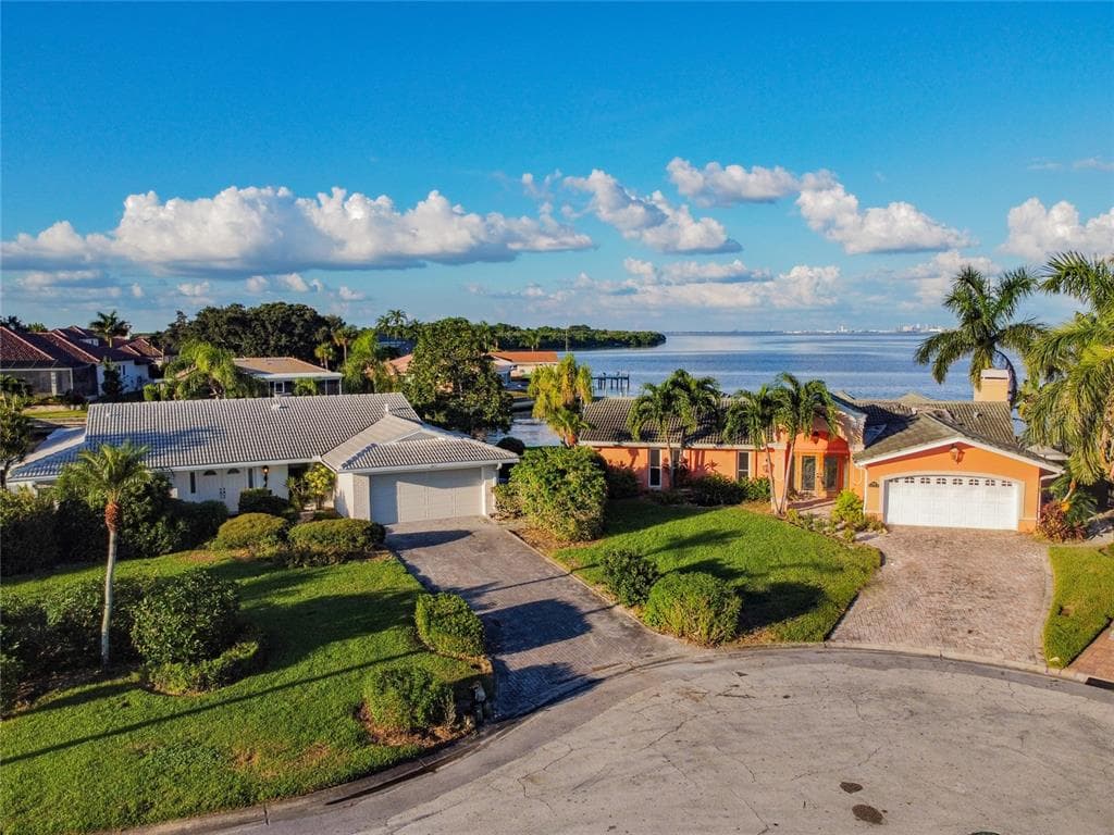 2087 MICHIGAN AVENUE NE ST PETERSBURG, FL 33703
