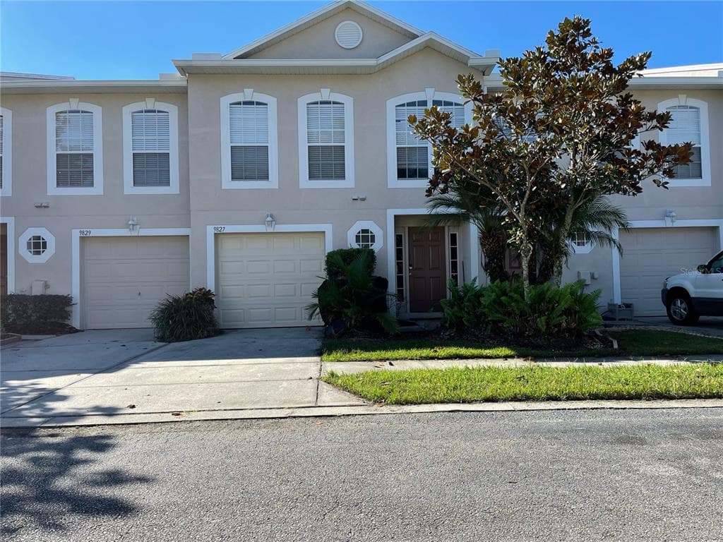 9827 ASHBURN LAKE DRIVE TAMPA, FL 33610