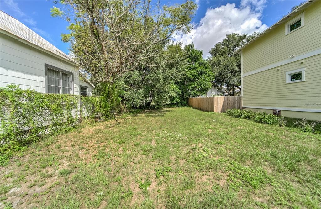 1304 E COLUMBUS DRIVE TAMPA, FL 33605