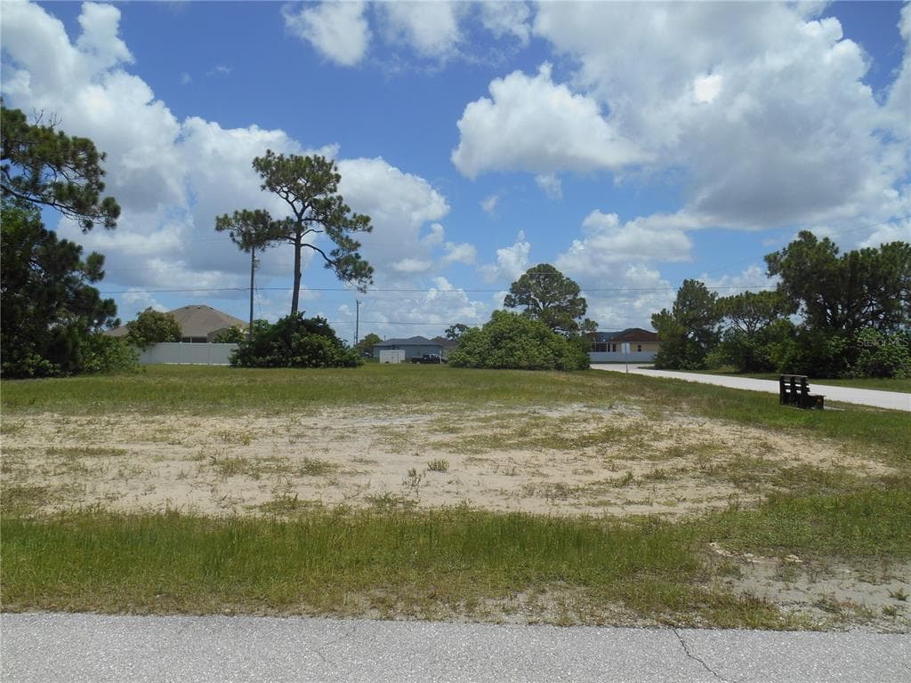 1915 NW 16TH TERRACE UNIT 53 CAPE CORAL, FL 33993
