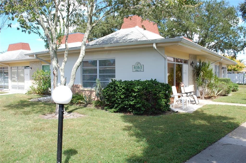 4363 TAHITIAN GARDENS CIRCLE UNIT D HOLIDAY, FL 34691