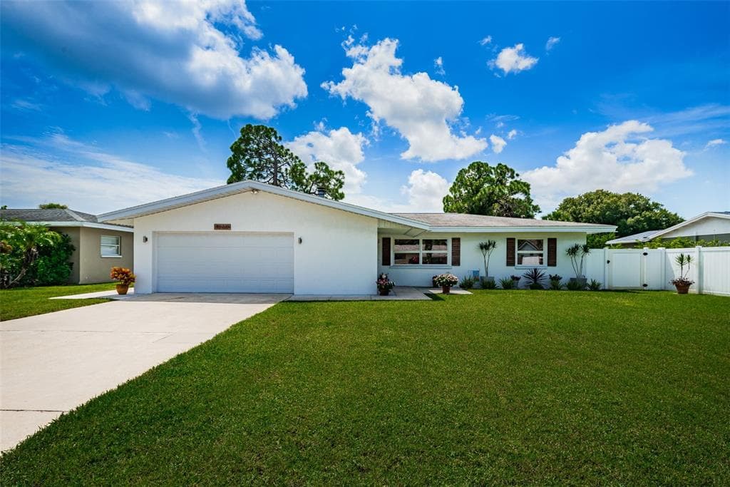 1960 74TH AVENUE N ST PETERSBURG, FL 33702
