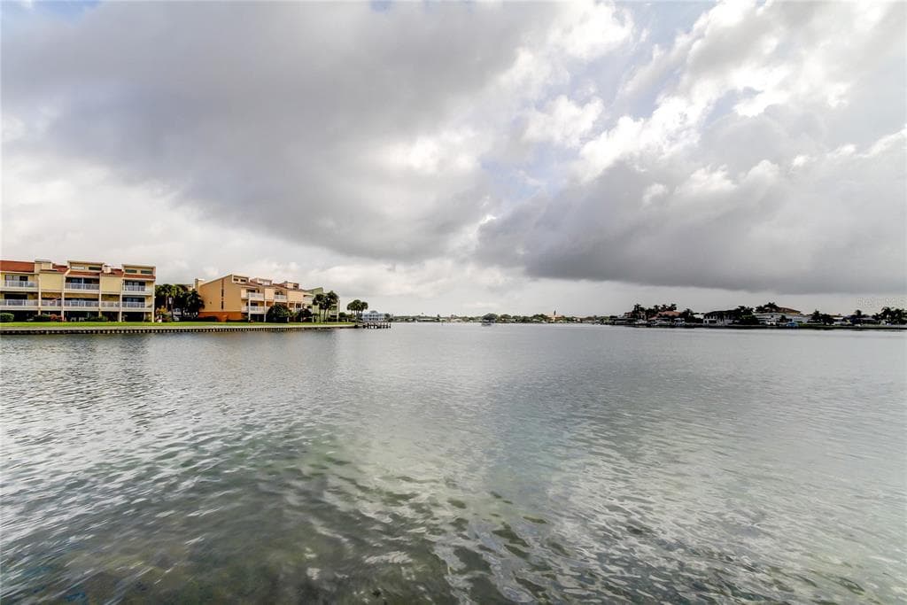 532 PLAZA SEVILLE COURT UNIT 59 TREASURE ISLAND, FL 33706