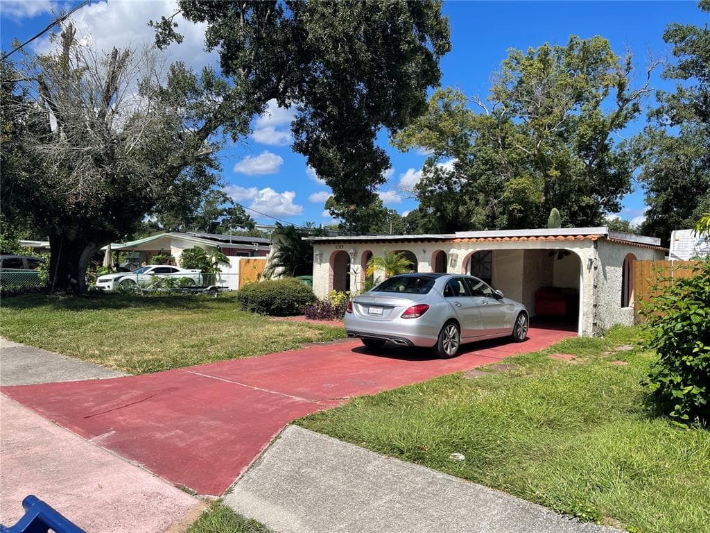 1703 W HANNA AVENUE TAMPA, FL 33604