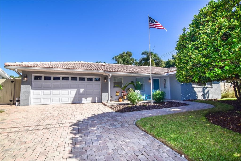 11605 66TH AVENUE SEMINOLE, FL 33772