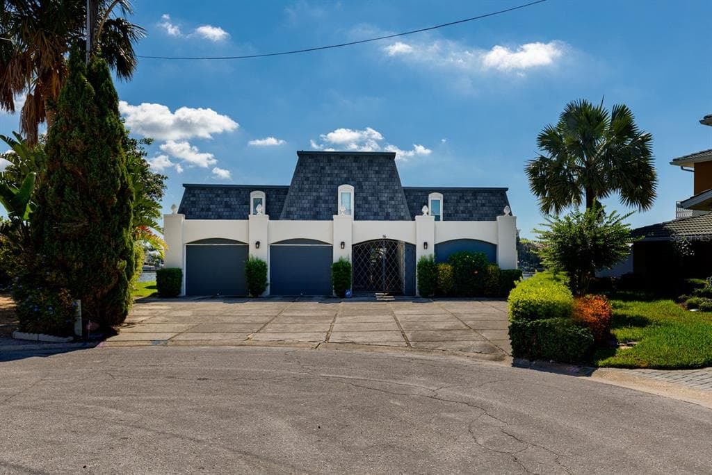 16 ISLAND DRIVE