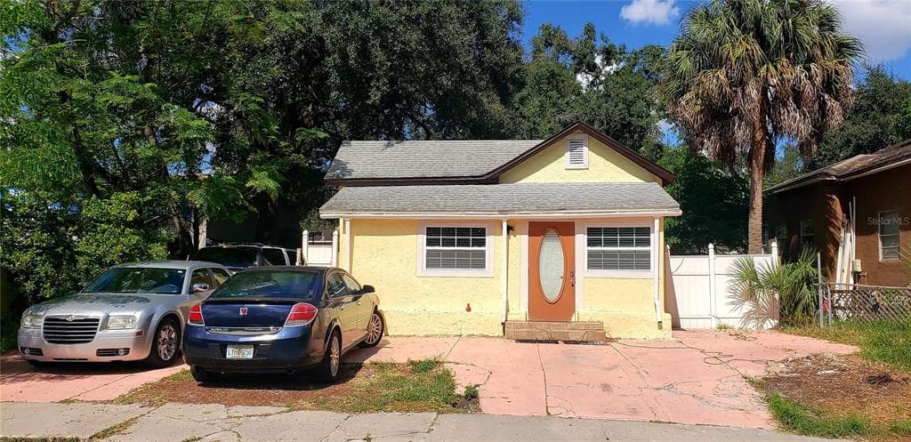 2335 W SAINT JOHN ST STREET TAMPA, FL 33607