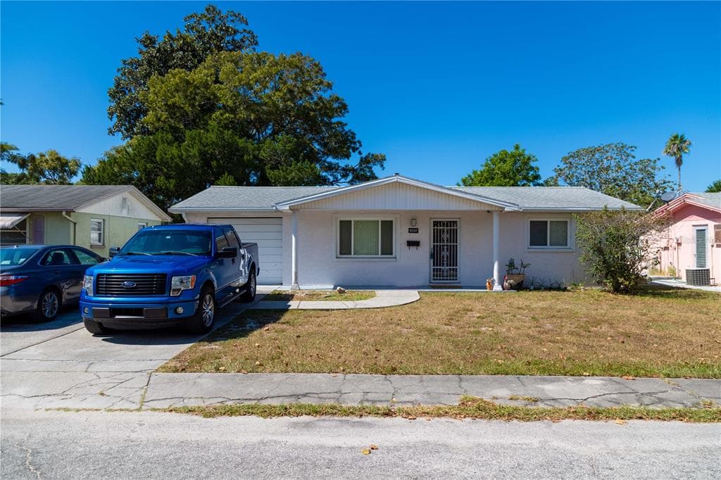 1037 SAXON LANE HOLIDAY, FL 34691