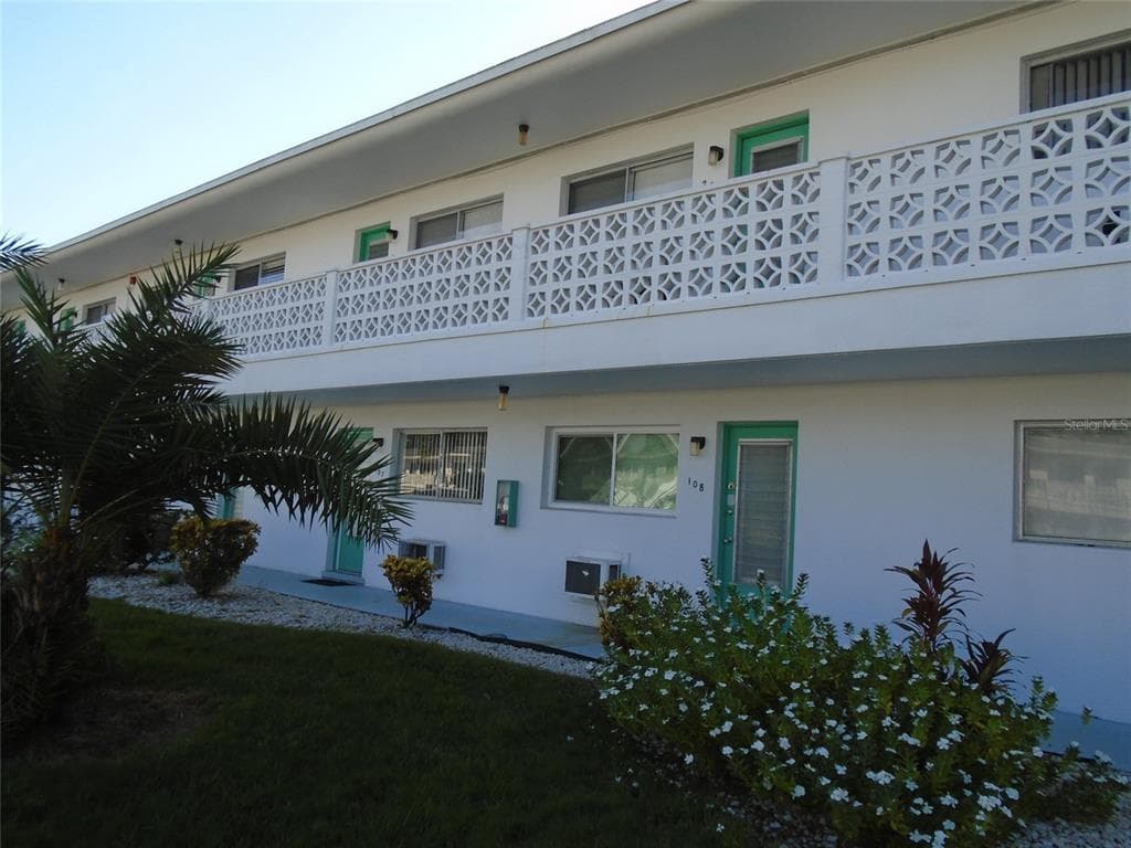 11200 86TH AVENUE UNIT 207 SEMINOLE, FL 33772