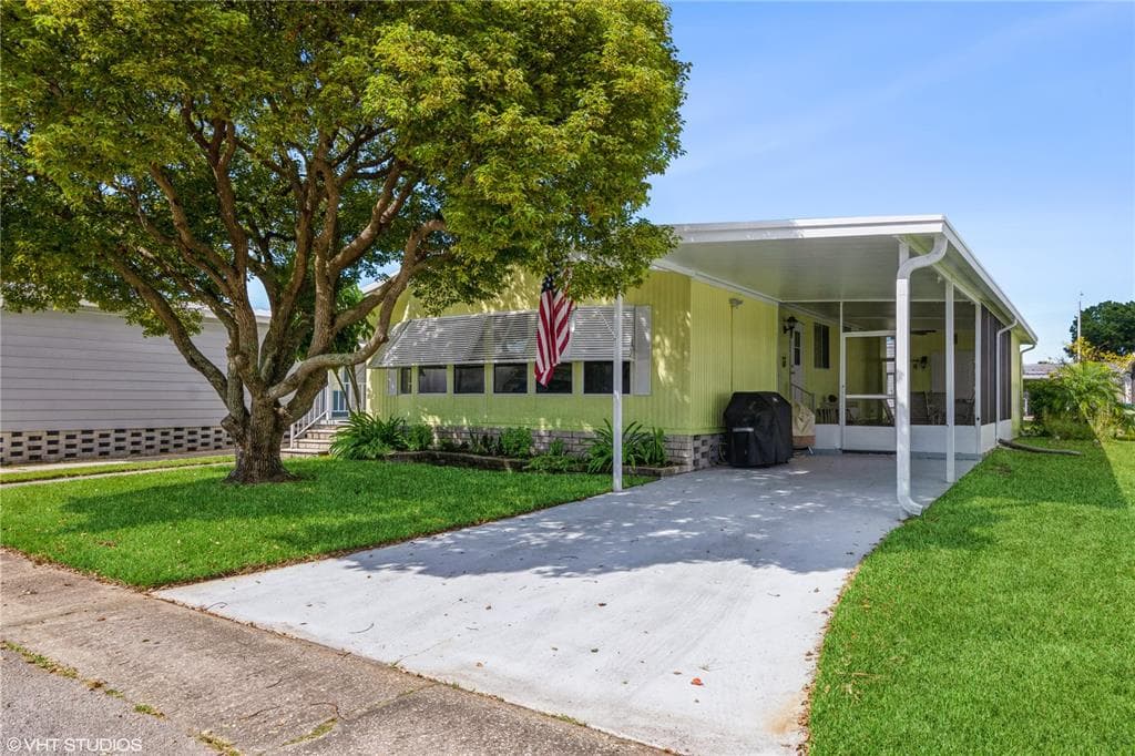 131 DOLPHIN DRIVE S OLDSMAR, FL 34677