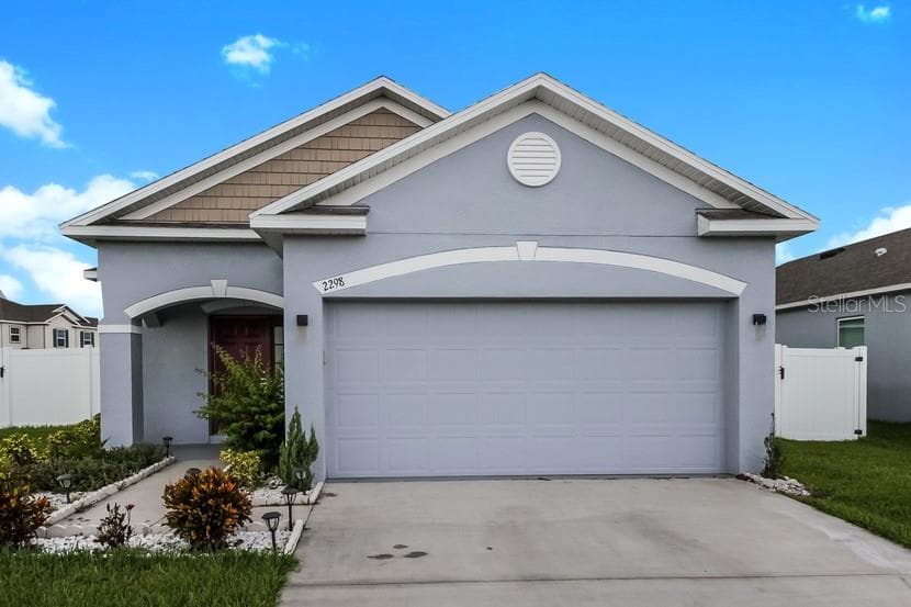 2298 CANYON BREEZE AVENUE KISSIMMEE, FL 34746