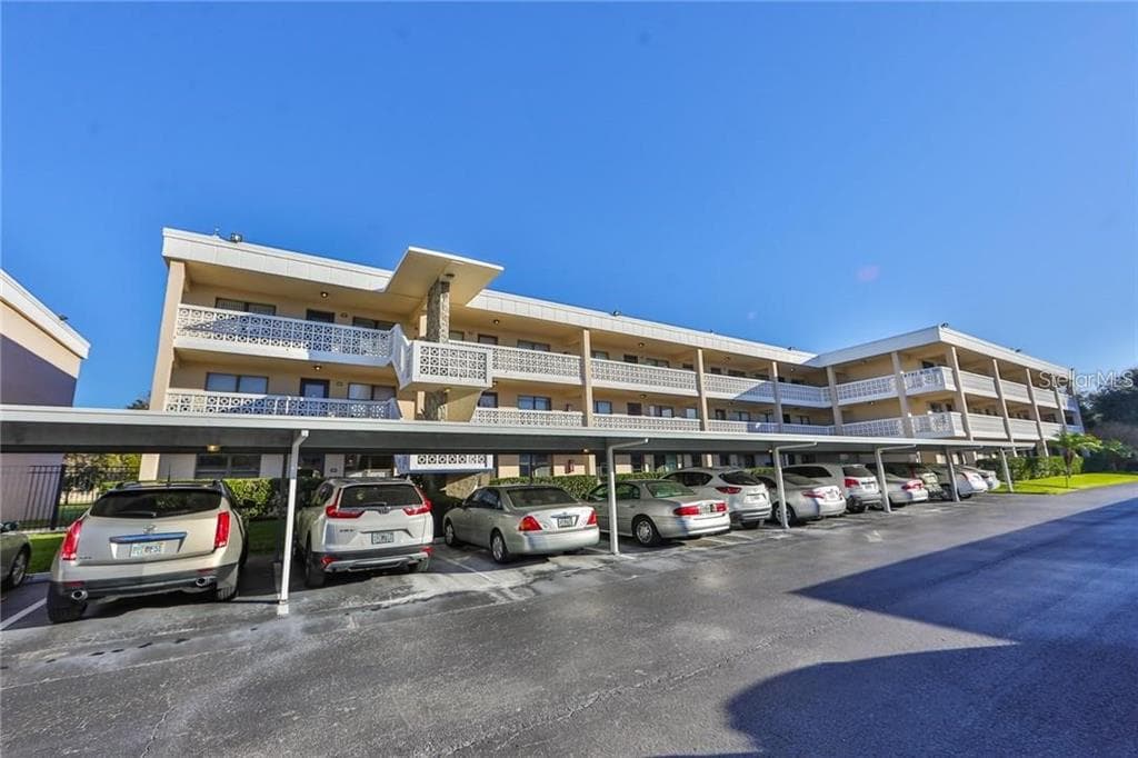 4920 LOCUST STREET NE UNIT 208 ST PETERSBURG, FL 33703