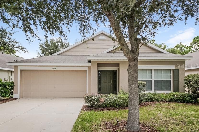 1208 LONGVILLE CIRCLE TAVARES, FL 32778