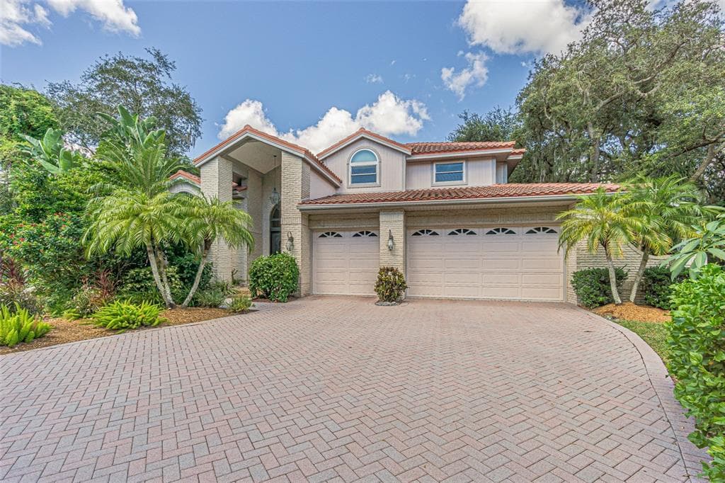 1709 HUNTINGTON COURT