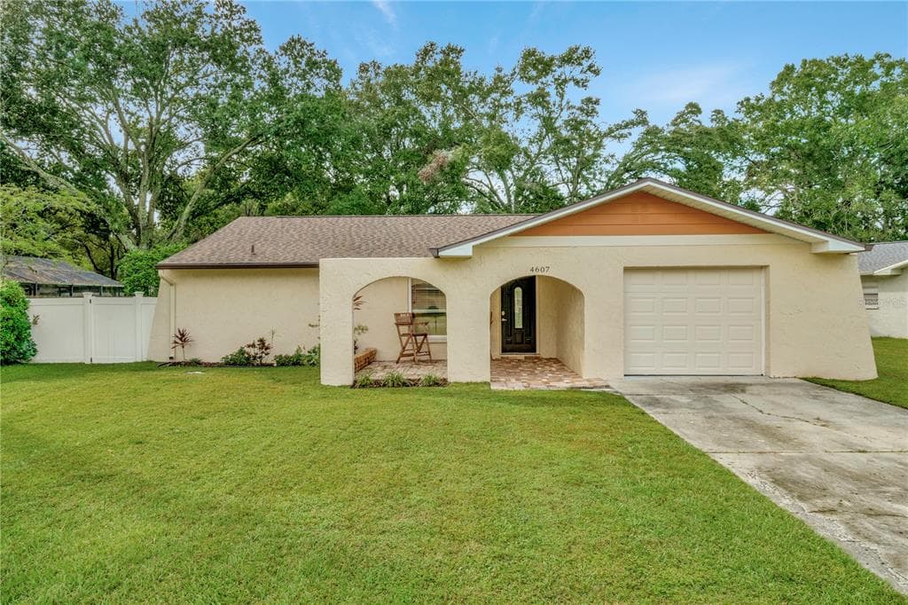 4607 TAMPA DOWNS BOULEVARD LUTZ, FL 33559