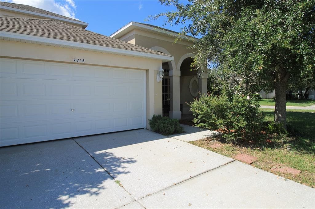 7715 ARMONK LANE WESLEY CHAPEL, FL 33545