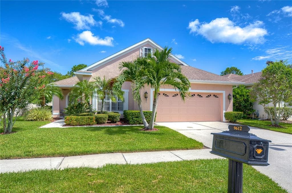 9612 GREENPOINTE DRIVE TAMPA, FL 33626